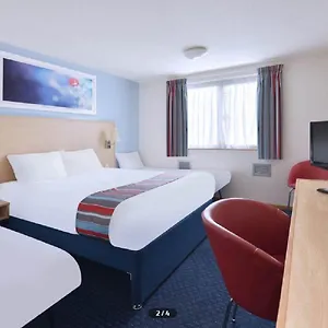 https://travelodge-aberdeen-airport-hotel.hotelsaberdeenuk.com