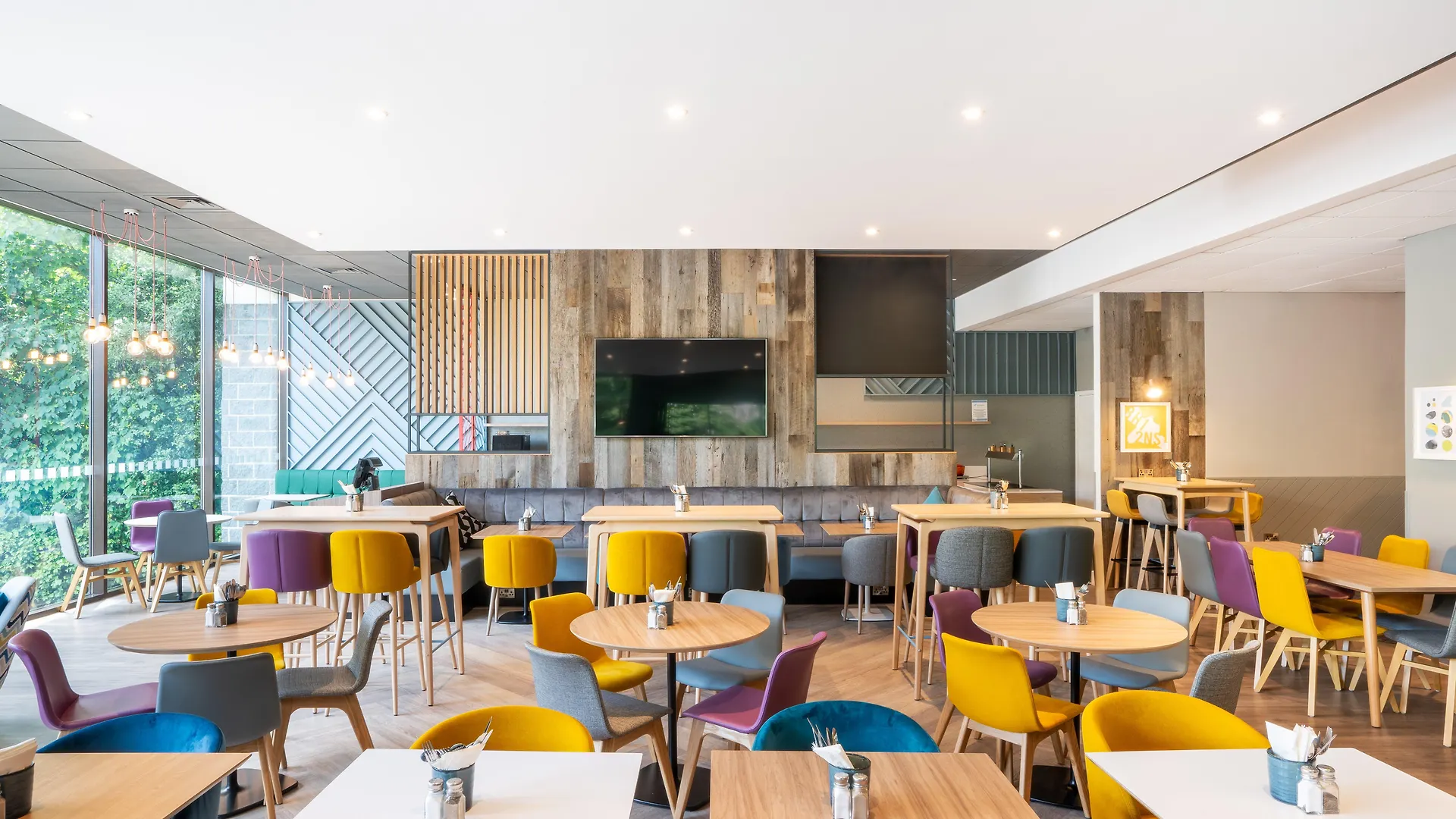 Holiday Inn Bournemouth By Ihg 4*,